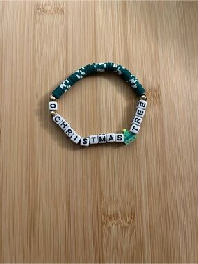 Festive Green 'O Christmas Tree' Beaded Stretch Bracelet